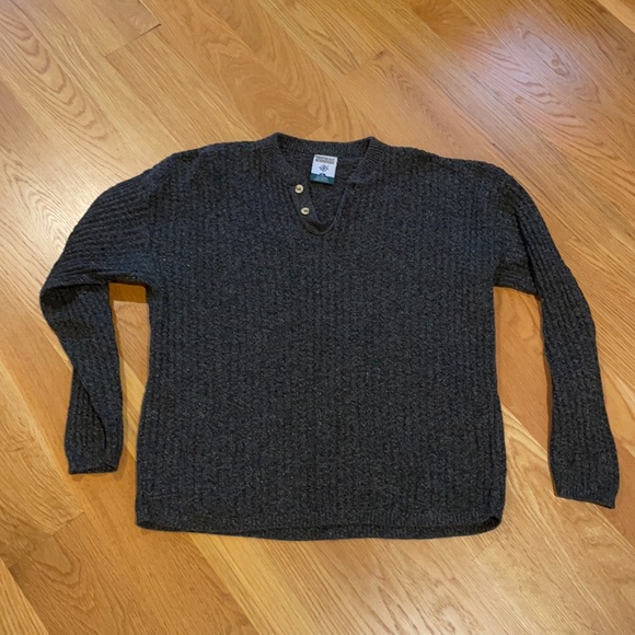 Northeast Outfitters Other - Northeast Outfitters Large Grey Men’s Sweater